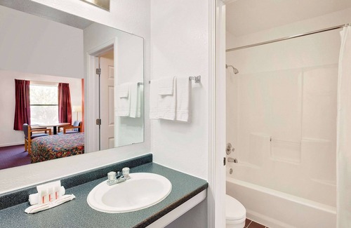 Muskogee Hotel | Knights Inn Muskogee