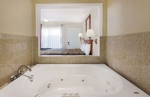 Palmdale Hotel | Knights Inn Palmdale