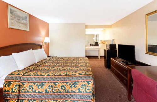Tucker Hotel | Knights Inn - Tucker