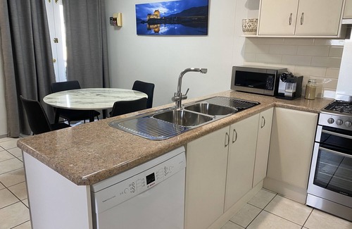Adelaide Central Business District Apartment | Knights on Castle ⚜️