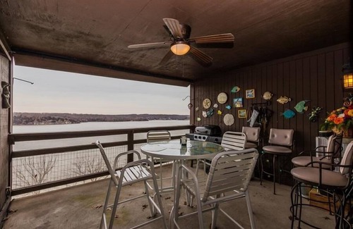 Osage Beach Condo | Knolls 1422 in Outstanding panoramic view of the lake's main channel!