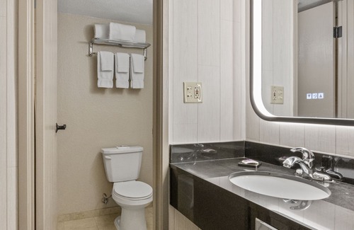 Northwest Anaheim Hotel | Knott's Hotel