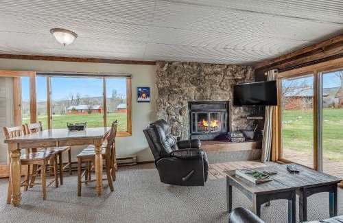Clark House | Knotty Pine