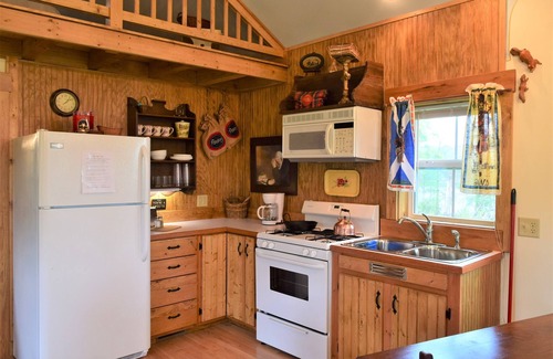 Ore City Cottage | Knox Lakefront Story House