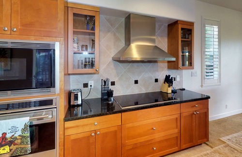 Ko Olina House | Ko Olina Kai #17: Spacious, Stylish Retreat with Golf Course Views