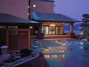 Toba Hotel | Kochoran