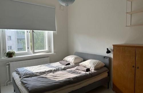 Etelainen District Apartment | Kodikas ja supermukava asunto metron vieressä! Smart TV, nopea netti, 5 minuuttia keskustaan!