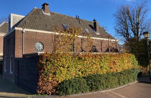 Voorburg Villa | Koetshuis aan het water 3 bedroom villa