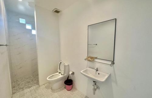 Bai Lan Hotel | Kohchang stayin premium hotel in beach street market