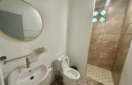 Bai Lan Hotel | Kohchang stayin premium hotel in beach street market