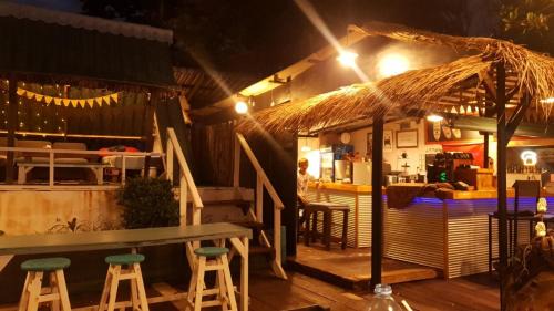 Bai Lan Apartment | kohchang7seaview Bungalows