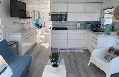 Walnut Grove Boat Rental | Koket Resort- Houseboat Bliss on the Delta