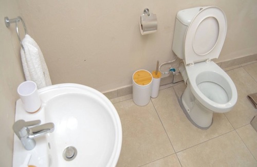 Welkom House | Kololo at 399 Guesthouse & Conference