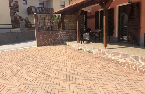 Tolmin Apartment | Kolovrat, 90 m2, 2 bedrooms, terrace, airco, garden, own parking, BBQ