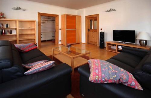 Grossschoenau Apartment | Komfort-Ferienwohnung "Zur Schmiedebrücke"