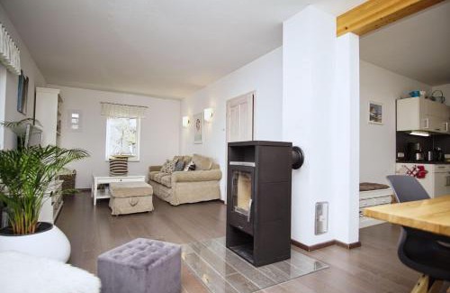 Wiek House | komfortables Haus mit Kamin, Sauna, Garten, Terrasse - Ferienhaus Sternschnuppe