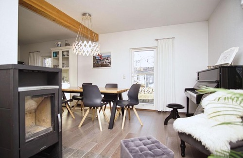 Wiek House | komfortables Haus mit Kamin, Sauna, Garten, Terrasse - Ferienhaus Sternschnuppe
