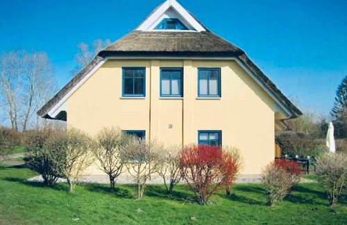 Puddemin House | Komfortables Reetdachferienhaus Hasel 1