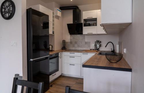 Ozarow Mazowiecki Apartment | Komfortowy Apartament Nadbrzeżna blisko Warszawy z Parkingiem