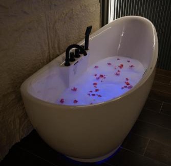 Fushe-Kruje Hotel | Kompleksi Xhixha