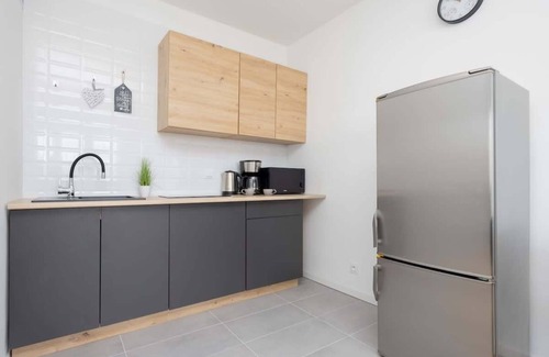 Targowek Apartment | Kondratowicza 17 | Spacious Apartment | Balcony
