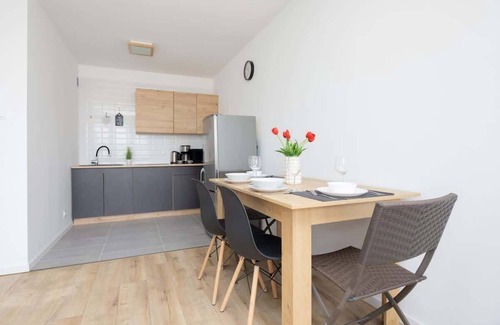 Targowek Apartment | Kondratowicza 17 | Spacious Apartment | Balcony