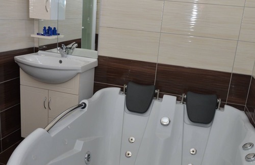 Laplje Selo Hotel | Konstantin Hotel