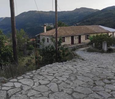 Lazarata House | Kontrata Cottage