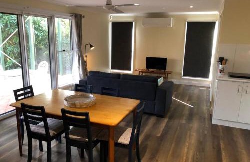 Hyde Park Apartment | Kookaburra Oasis