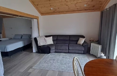 Meander Cabin | Kookaburra's Rest