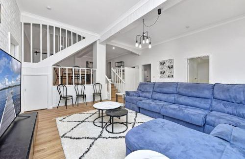 Nelson Bay House | Kookaburras