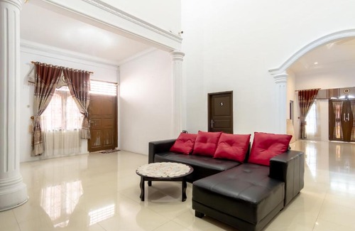 Medan Hotel | KoolKost Syariah 1000 House - Minimum Stay 6 Nights