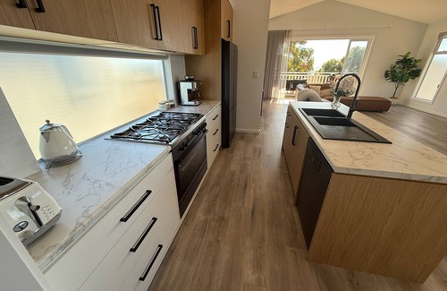 Muloowurtie House | Koolywurtie- Spacious, 5 bedrooms, close to beach!