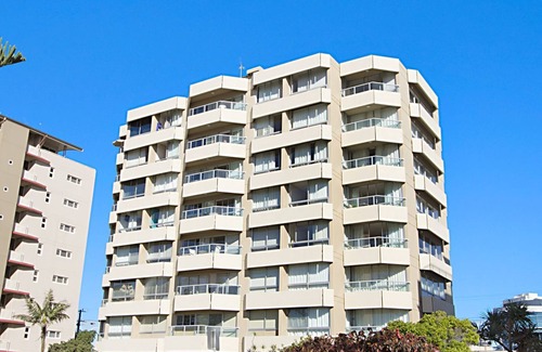 Coolangatta Apartment | Kooringal Unit 14 Great location on Greenmount Beach with Wi-Fi included