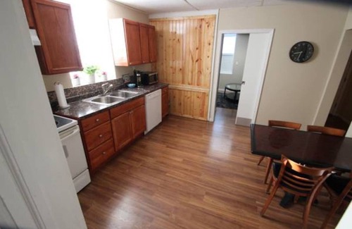 Decorah Apartment | Koreana Apartments No.2
