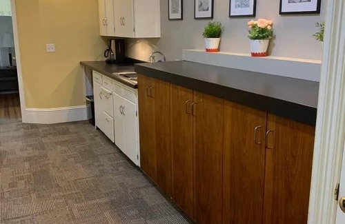 Decorah Apartment | Koreana Downtown Apartments #1