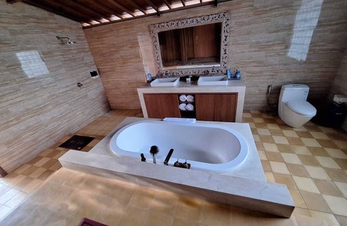 Gianyar Hotel | Kori Maharani Villas