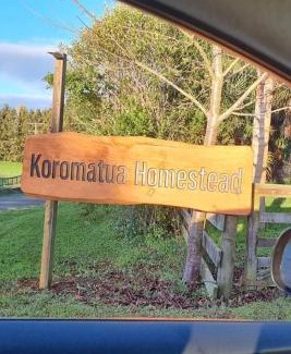 Ngahinapouri Bed & Breakfast | Koromatua Homestead