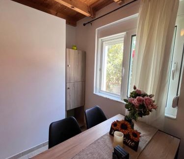 Tingaki House | Kosaris Cottage