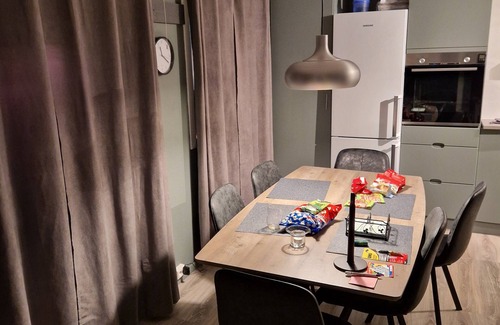 Galaa Apartment | Koselig Leilighet i 2etg, Kun 5 Minutter å gå til Sentrum,