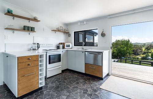 Raglan House | Kotare Cottage
