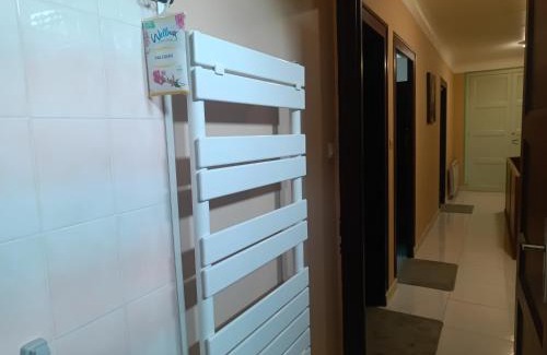 Issoire Apartment | Kothi