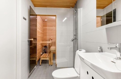 Espoo Centre Apartment | Kotimaailma - Kaunis saunallinen kattohuoneisto 10lle, Espoon keskustassa