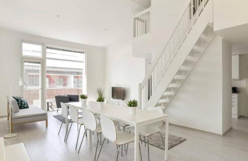 Espoo Centre Apartment | Kotimaailma - Kaunis saunallinen kattohuoneisto 10lle, Espoon keskustassa