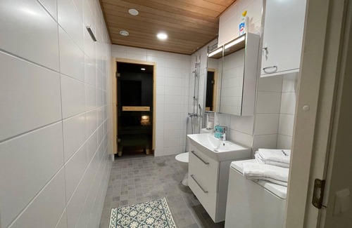 Lahti Apartment | Kotimaailma KotikaksioVesijk saunalla