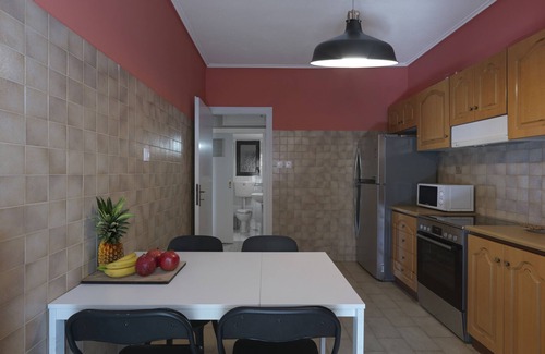 Zografos Apartment | Kotopouli 14 2 bd apt close to children's hospital