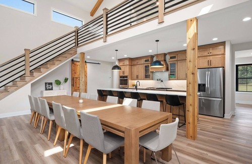 Tefft House | Kouts Home: High-End Retreat in Secluded Setting