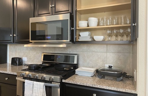 Round Rock House | Kozy 5BR Home/Near Kalahari, Dell Diamond & Samsung/Long-Term Welcome
