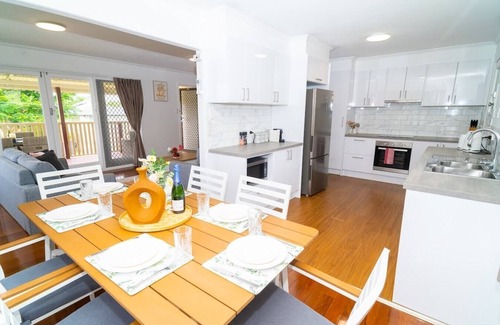 Carindale House | KozyGuru | Carindale | 3 Bedroom Cosy House