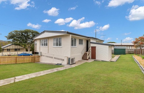 Carindale Apartment | KozyGuru/Carindale/Immaculate 3 Beds Holiday Home QCA061